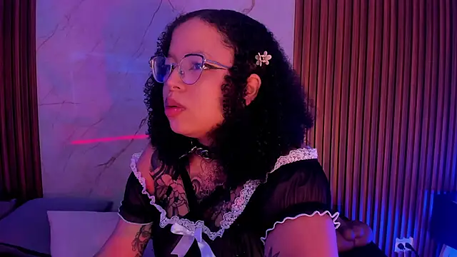 Emiilycollins online show from 10.26.25