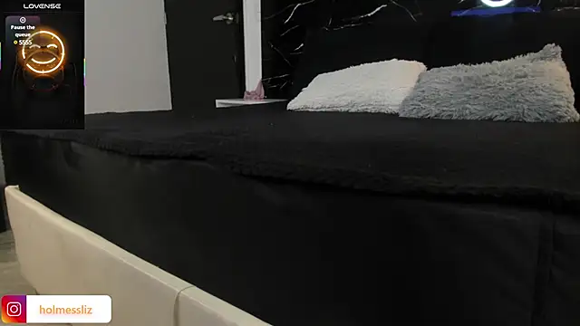 LIZ HOLMES online show from 01.21.25