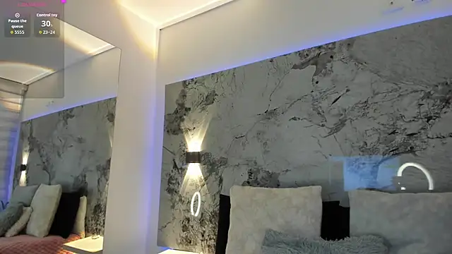 LIZ HOLMES online show from 11.18.25