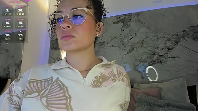 LIZ HOLMES online show from 12.17.25