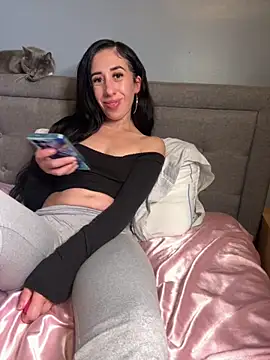 Snapshot of petitebarbiexxx chatting on 10.01.25 petitebarbiexxx online show from 10.01.25