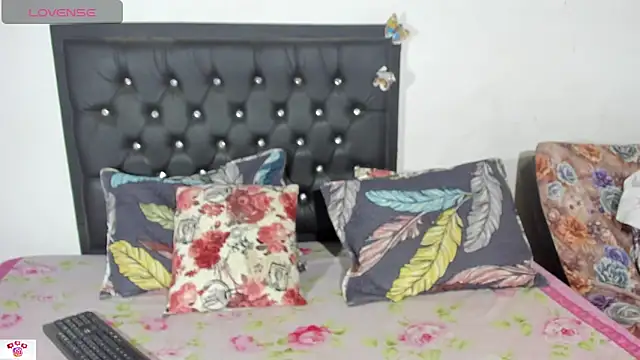 Darlyquenn11 online show from 12.29.24