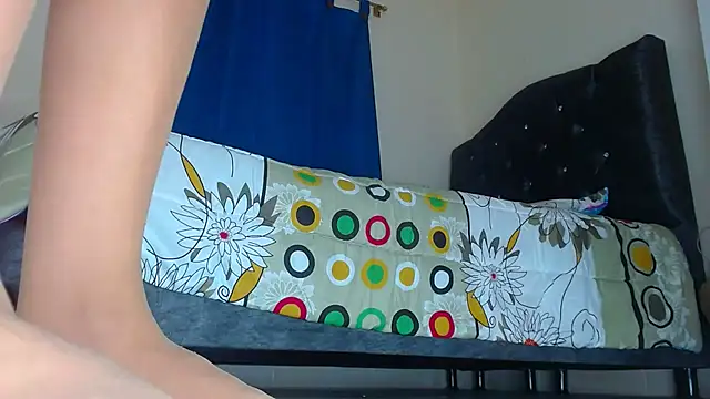 Snapshot of Valenn_rey chatting on 02.24.25 Valenn rey online show from 02.24.25