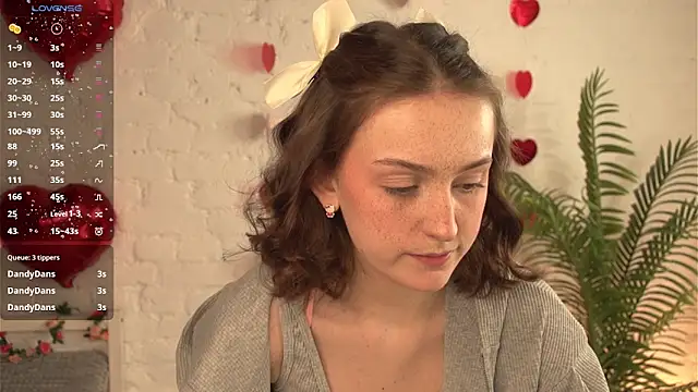 Snapshot of c_shark chatting on 02.07.25 c shark online show from 02.07.25