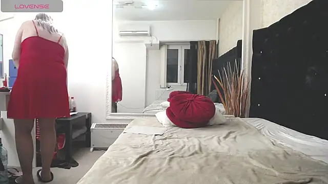 Lilly hott online show from 01.30.25