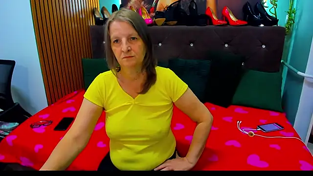 Lilly hott online show from 10.05.25