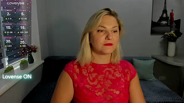 Snapshot of sweet___margaret chatting on 10.01.25 sweet   margaret online show from 10.01.25