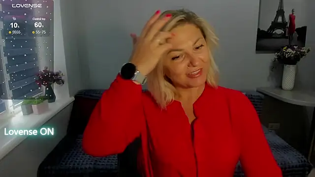 Snapshot of sweet___margaret chatting on 10.13.25 sweet   margaret online show from 10.13.25