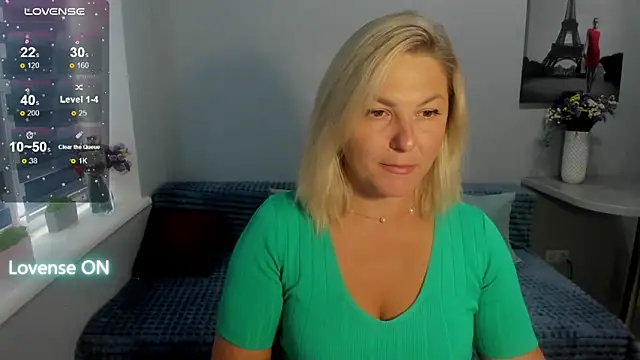 Snapshot of sweet___margaret chatting on 10.14.25 sweet   margaret online show from 10.14.25