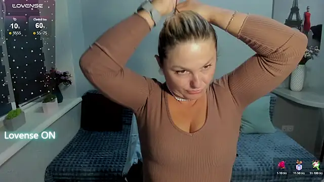 Snapshot of sweet___margaret chatting on 10.17.25 sweet   margaret online show from 10.17.25