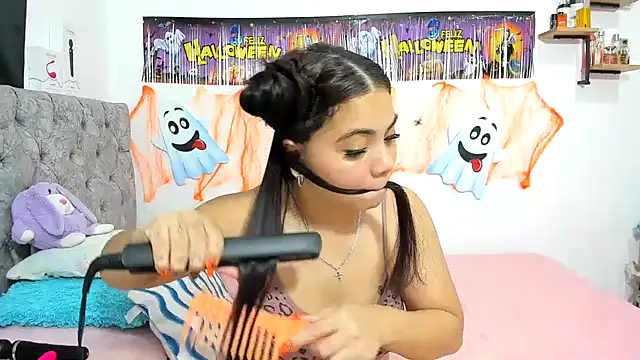 Alejandra evanss online show from 10.25.25