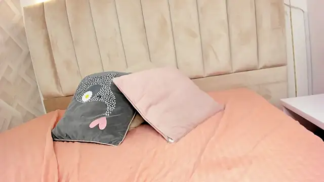 Anniie Queen online show from 02.26.26