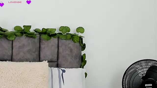 VeronicaTonu online show from 12.16.24