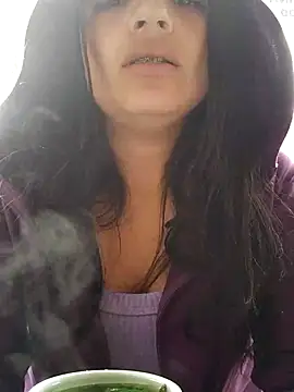 Snapshot of angelie_3 chatting on 12.21.24 angelie 3 online show from 12.21.24