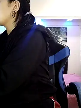 Snapshot of angelie_3 chatting on 01.15.25 angelie 3 online show from 01.15.25