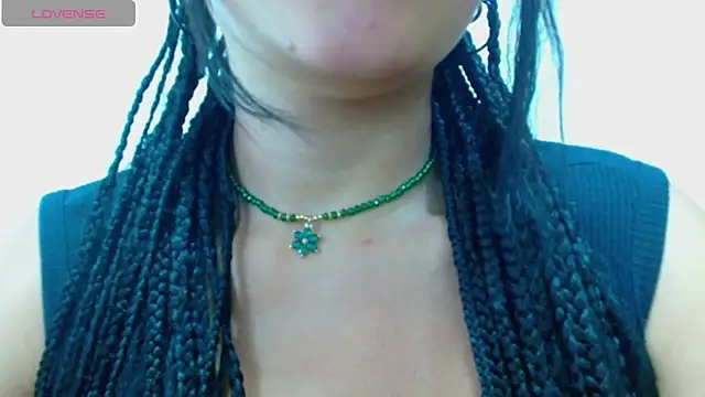 Snapshot of angelie_3 chatting on 01.28.25 angelie 3 online show from 01.28.25