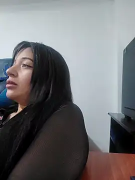 Snapshot of angelie_3 chatting on 10.15.25 angelie 3 online show from 10.15.25