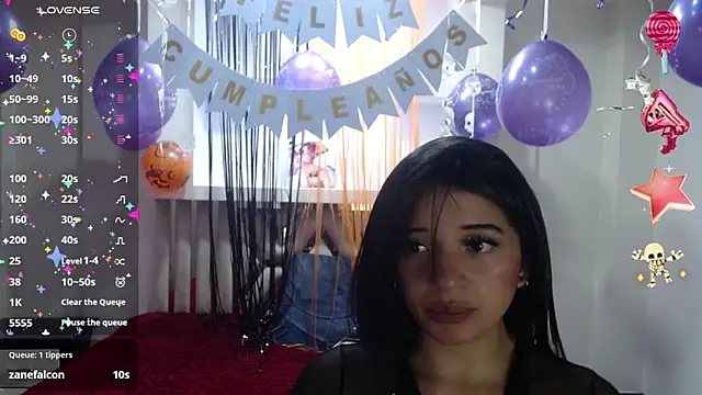 Snapshot of angelie_3 chatting on 10.30.25 angelie 3 online show from 10.30.25