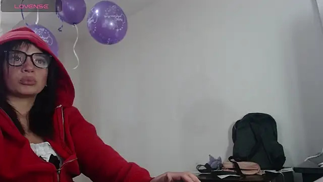 Snapshot of angelie_3 chatting on 11.04.25 angelie 3 online show from 11.04.25