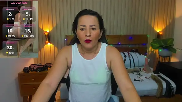 luciana ballesteros  online show from 12.10.24