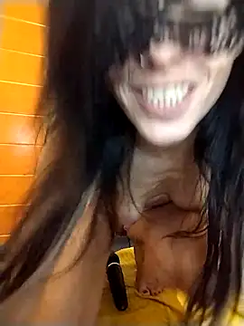 EmySkinny85 online show from 01.15.25