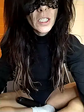 EmySkinny85 online show from 02.04.25