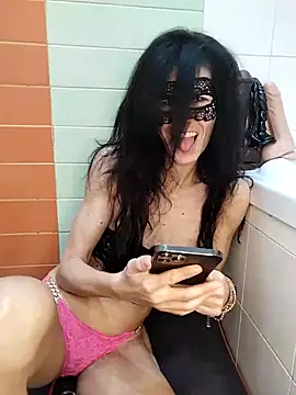 EmySkinny85 online show from 02.24.25