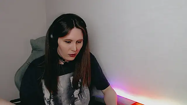 tracy cooper online show from 01.06.25