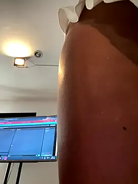 Snapshot of Rose-euphoria chatting on 09.30.25 Rose-euphoria online show from 09.30.25