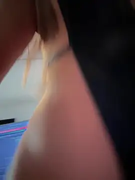 Snapshot of Rose-euphoria chatting on 10.09.25 Rose-euphoria online show from 10.09.25