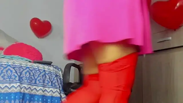 Snapshot of milf_danielaa chatting on 02.15.25 milf danielaa online show from 02.15.25