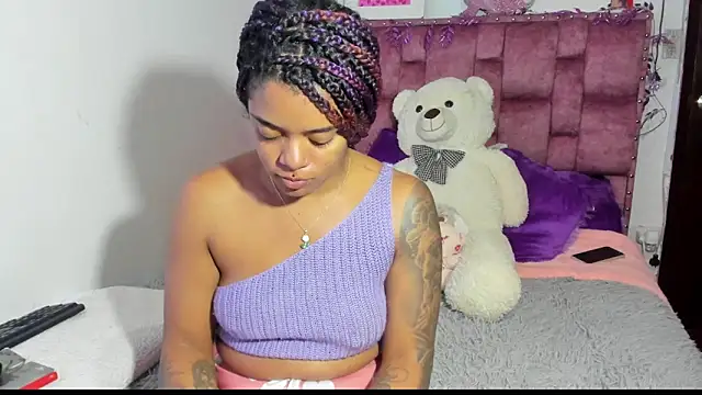 ladyrd1 online show from 10.18.25