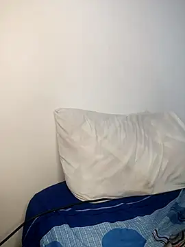 Snapshot of lovely_kitt chatting on 03.05.25 lovely kitt online show from 03.05.25