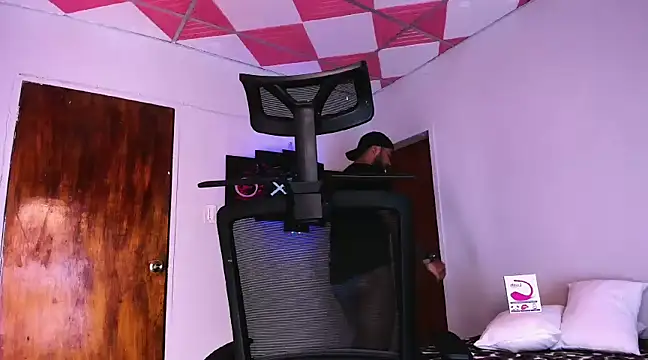 Sebas-hott online show from 12.21.24