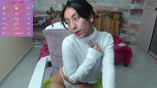 Snapshot of Lucy_joi chatting on 12.22.24 Lucy joi online show from 12.22.24