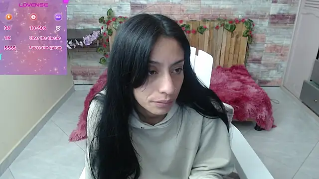 Snapshot of Lucy_joi chatting on 12.24.24 Lucy joi online show from 12.24.24