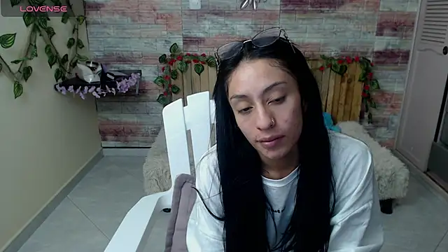 Snapshot of Lucy_joi chatting on 01.03.25 Lucy joi online show from 01.03.25