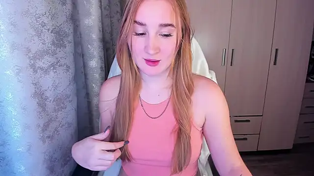 Snapshot of KeiraNight chatting on 12.14.24 KeiraNight online show from 12.14.24