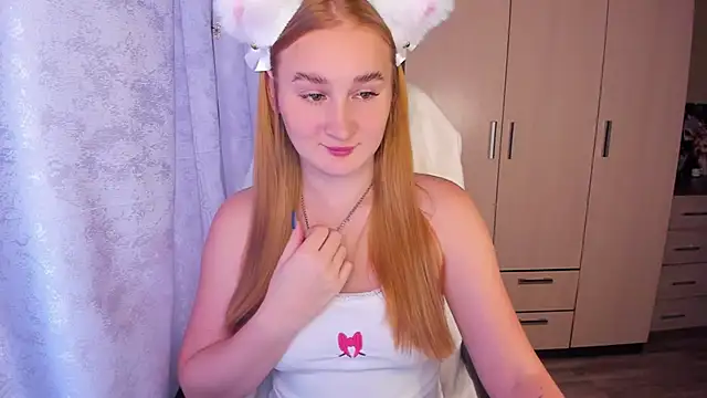 Snapshot of KeiraNight chatting on 12.22.24 KeiraNight online show from 12.22.24