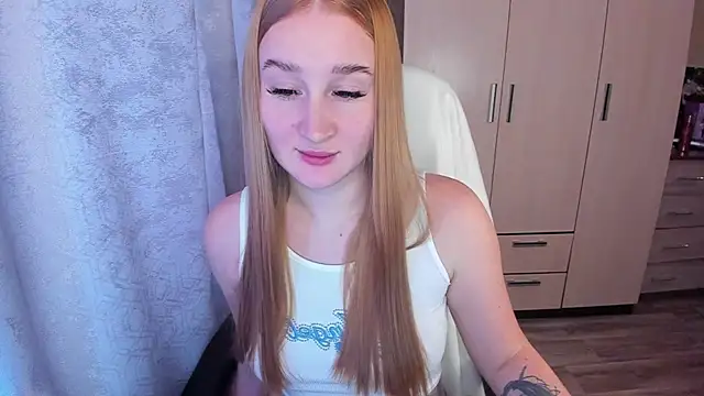 Snapshot of KeiraNight chatting on 12.28.24 KeiraNight online show from 12.28.24