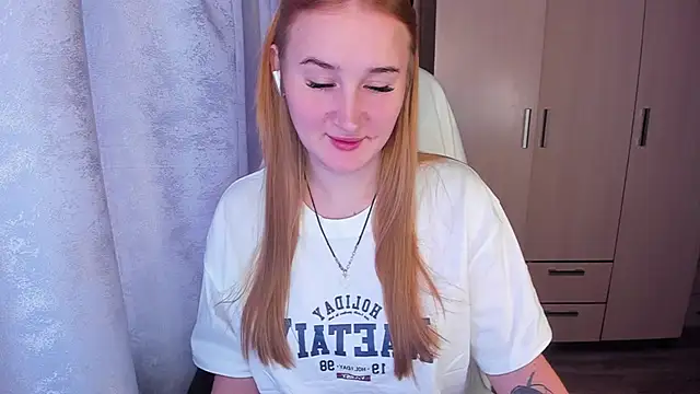 Snapshot of KeiraNight chatting on 01.20.25 KeiraNight online show from 01.20.25