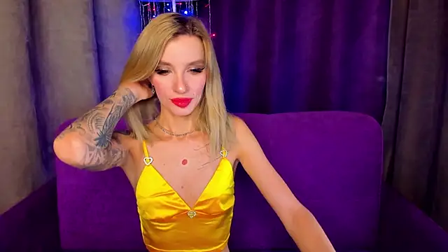 Snapshot of AlinaLovelyX chatting on 01.16.25 AlinaLovelyX online show from 01.16.25