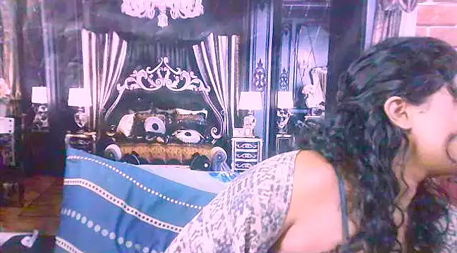 Snapshot of IndianAngel4u chatting on 03.15.25 IndianAngel4u online show from 03.15.25