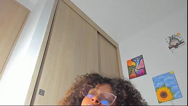 Ada gales  online show from 09.25.25