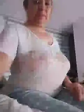 Snapshot of Wife_sexxx chatting on 12.31.24 Wife sexxx online show from 12.31.24