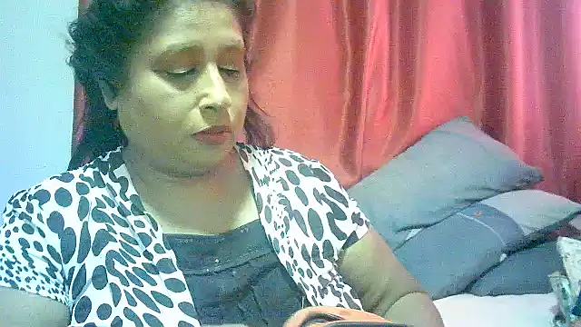 Snapshot of raniofsex02 chatting on 02.23.25 raniofsex02 online show from 02.23.25