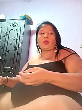 Snapshot of raniofsex02 chatting on 02.24.25 raniofsex02 online show from 02.24.25