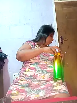 Snapshot of raniofsex02 chatting on 03.15.25 raniofsex02 online show from 03.15.25