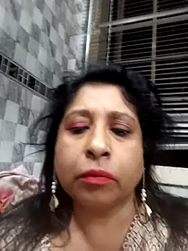 Snapshot of raniofsex02 chatting on 10.25.25 raniofsex02 online show from 10.25.25