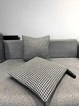 Snapshot of SaraSchener chatting on 09.23.25 SaraSchener online show from 09.23.25